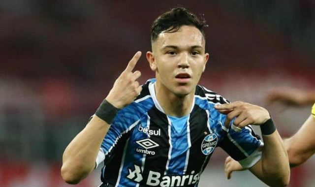 开云品牌-佩佩还没挂靴 波尔图又从巴西签下一个年轻佩佩