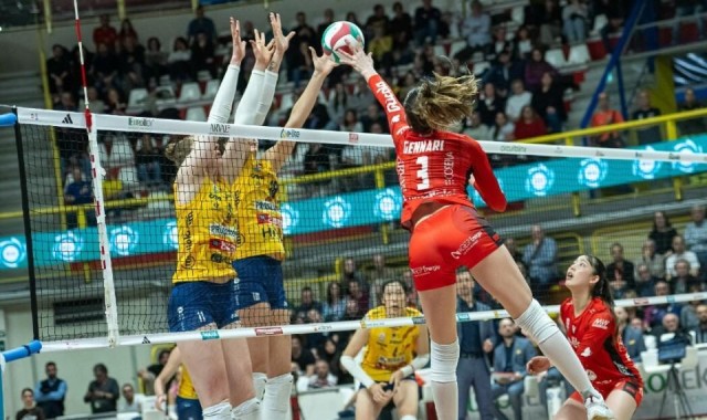 开云中国-直落三局横扫！朱婷13分率队再胜一场，科内利亚诺跻身意甲四强